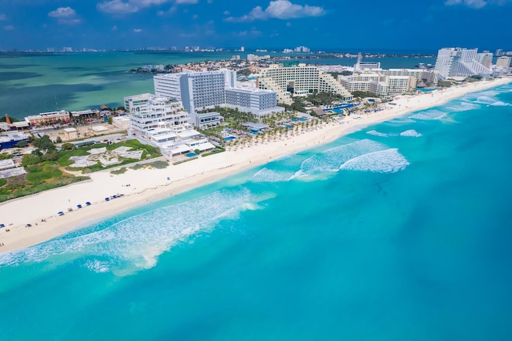 aerial-view-cancun-hotel-zone-mexico_1243906-274